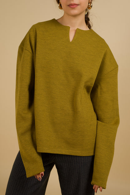 BOXY PULLOVER IN OLIVE GREEN