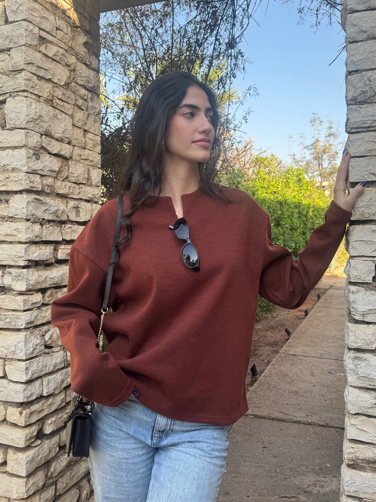 BOXY PULLOVER IN BRICK RED