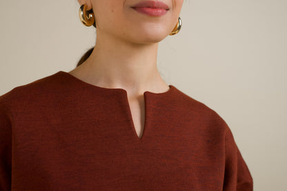 BOXY PULLOVER IN BRICK RED