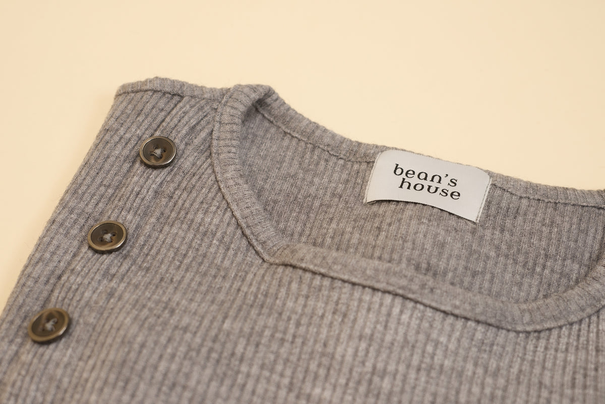 BUTTON TOP