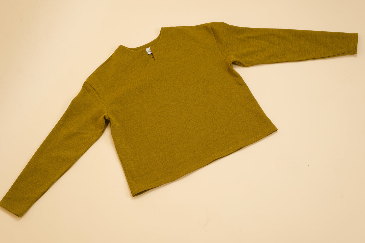 BOXY PULLOVER IN OLIVE GREEN